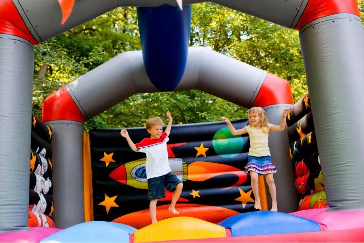 How much does a bounce house weigh? all you need to know