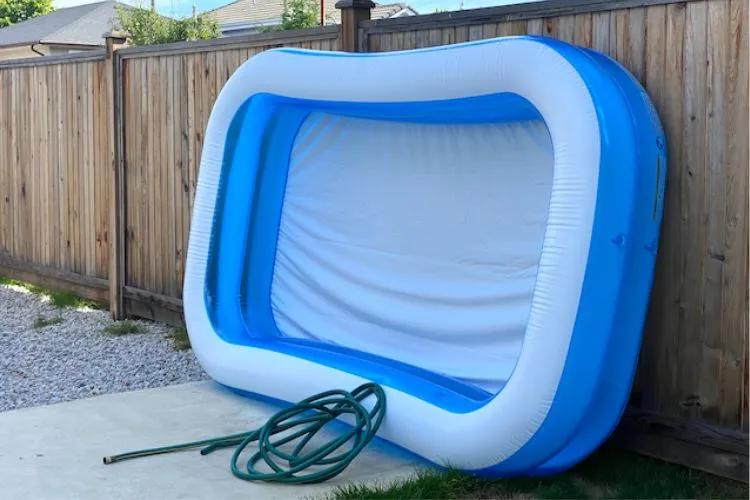 Prevention of mold growth on inflatable pools